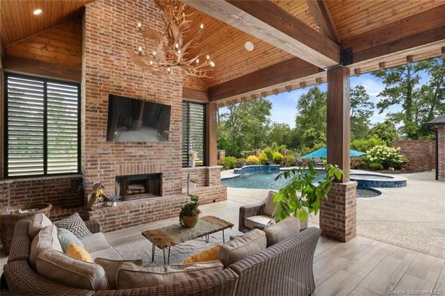 1750 Sutherland Road, Lake Charles, LA 70611