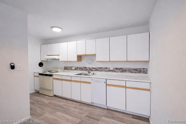 6035 Southfield Road 12, Detroit, MI 48228