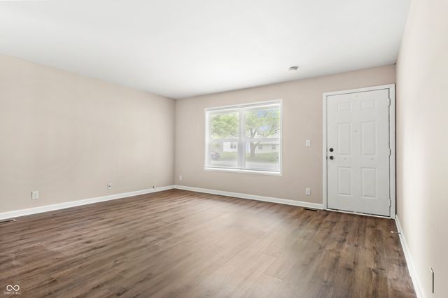 8128 Barry Road, Indianapolis, IN 46219