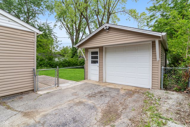 8128 Barry Road, Indianapolis, IN 46219