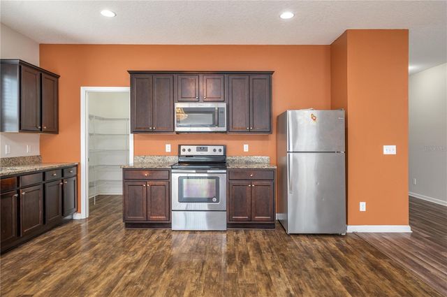 1056 NAES LANE, Lake Wales, FL 33853