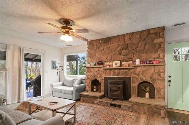 342 Allendale Road, West Seneca, NY 14224