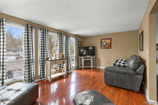 342 Allendale Road, West Seneca, NY 14224