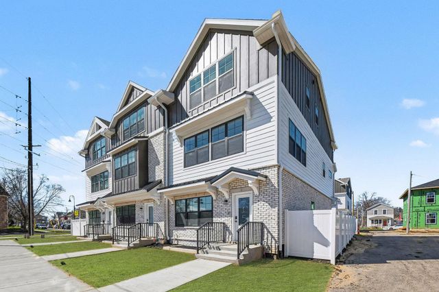 711 N Saint Peter Avenue, South Bend, IN 46617