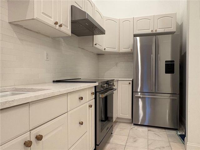 20 Greenough Place 1A, Newport, RI 02840