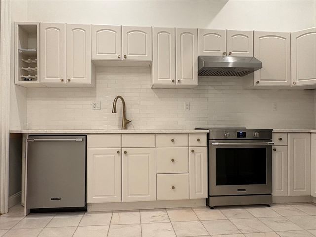 20 Greenough Place 1A, Newport, RI 02840