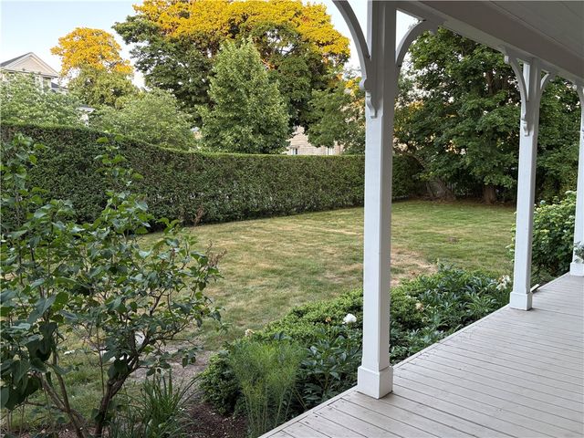 20 Greenough Place 1A, Newport, RI 02840