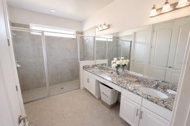 4084 OAKTREE DRIVE, Davenport, FL 33837