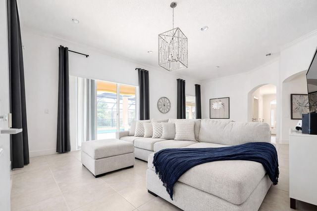 4084 OAKTREE DRIVE, Davenport, FL 33837