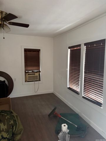 206 IKE ST, San Antonio, TX 78211