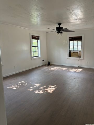 206 IKE ST, San Antonio, TX 78211