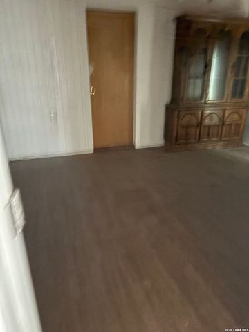 206 IKE ST, San Antonio, TX 78211