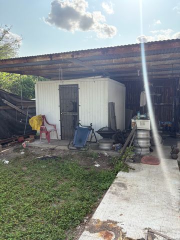 206 IKE ST, San Antonio, TX 78211
