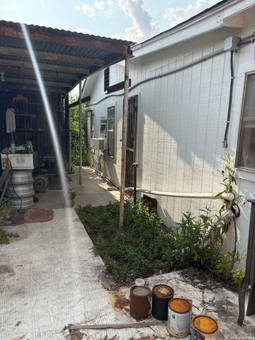 206 IKE ST, San Antonio, TX 78211