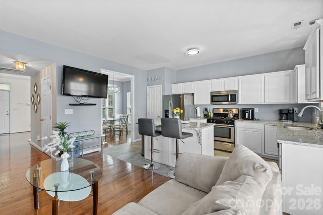 9775 Mallard Glen Drive, Charlotte, NC 28262