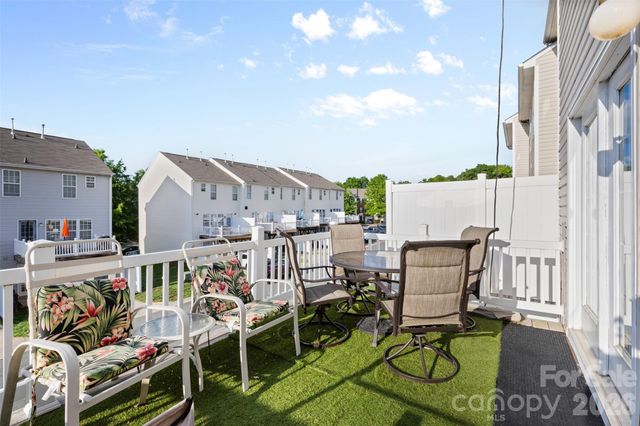 9775 Mallard Glen Drive, Charlotte, NC 28262