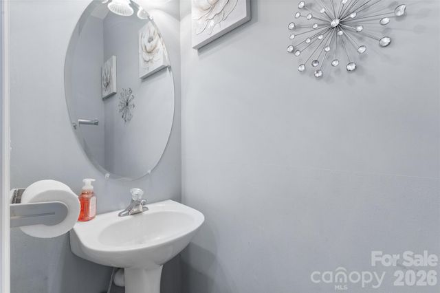 9775 Mallard Glen Drive, Charlotte, NC 28262