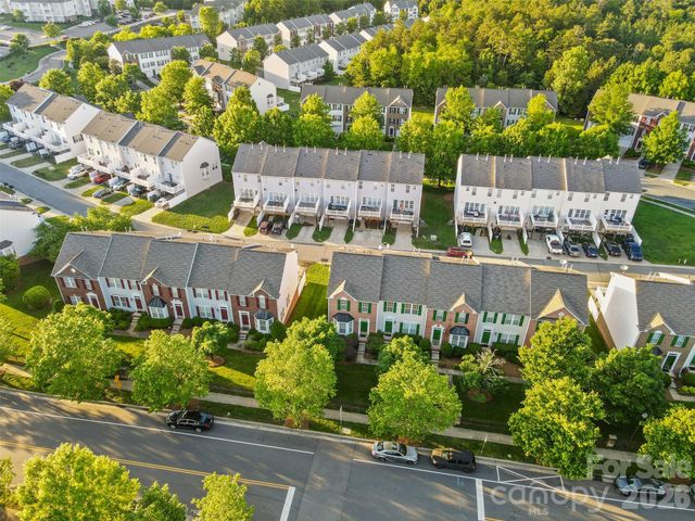 9775 Mallard Glen Drive, Charlotte, NC 28262