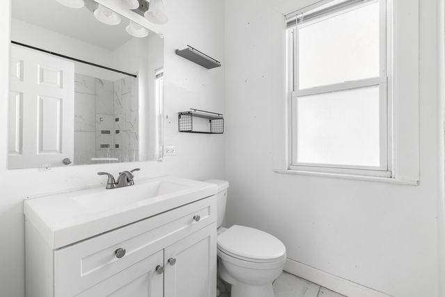 8841 S Muskegon Avenue, Chicago, IL 60617