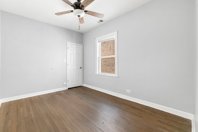 8841 S Muskegon Avenue, Chicago, IL 60617