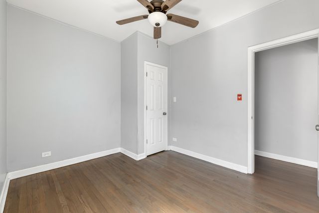 8841 S Muskegon Avenue, Chicago, IL 60617