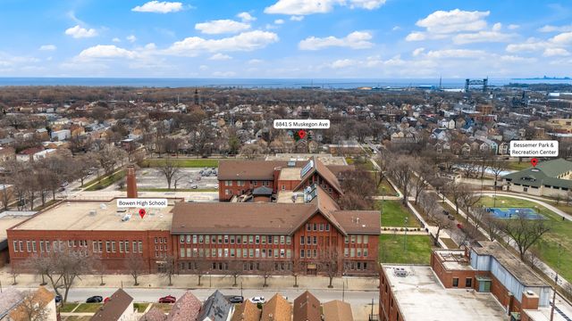 8841 S Muskegon Avenue, Chicago, IL 60617