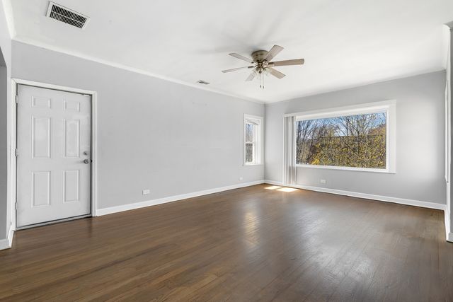 8841 S Muskegon Avenue, Chicago, IL 60617