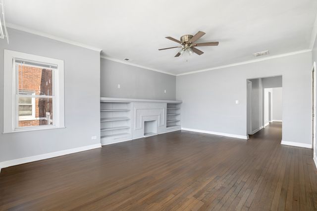 8841 S Muskegon Avenue, Chicago, IL 60617