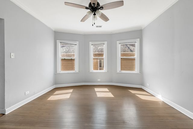 8841 S Muskegon Avenue, Chicago, IL 60617