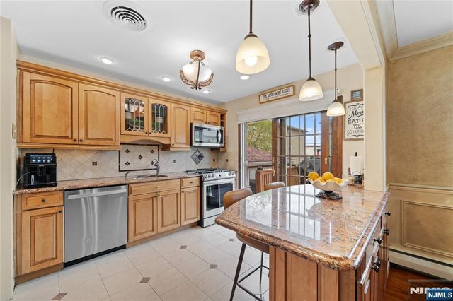 425 Victor Street, Saddle Brook, NJ 07663