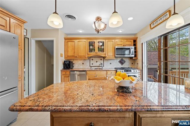 425 Victor Street, Saddle Brook, NJ 07663