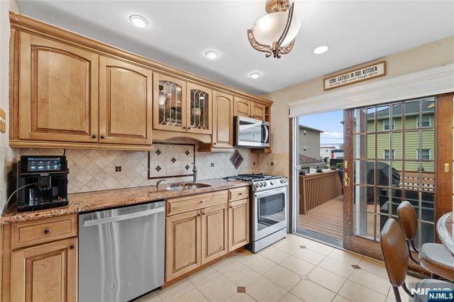 425 Victor Street, Saddle Brook, NJ 07663