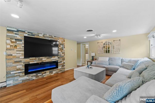 425 Victor Street, Saddle Brook, NJ 07663