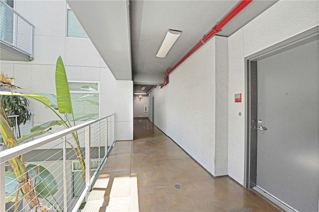 Image 13 of property listing at 645 W 9th Street 314, Los Angeles, CA 90015
