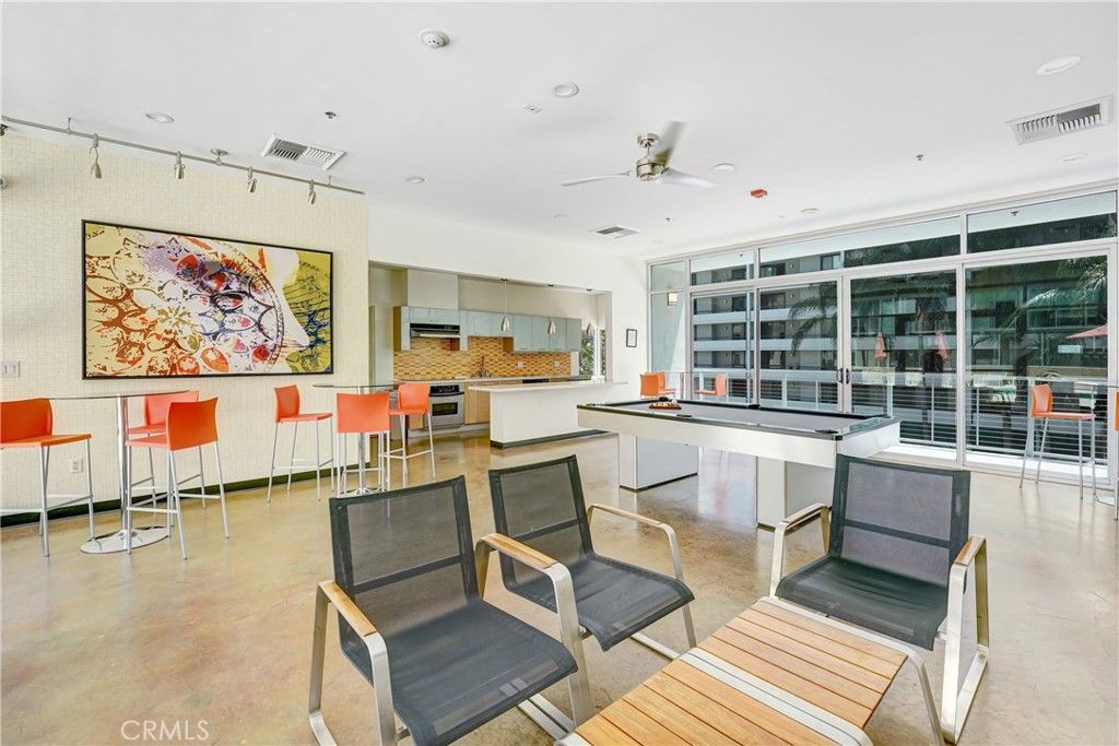 Image 14 of property listing at 645 W 9th Street 314, Los Angeles, CA 90015