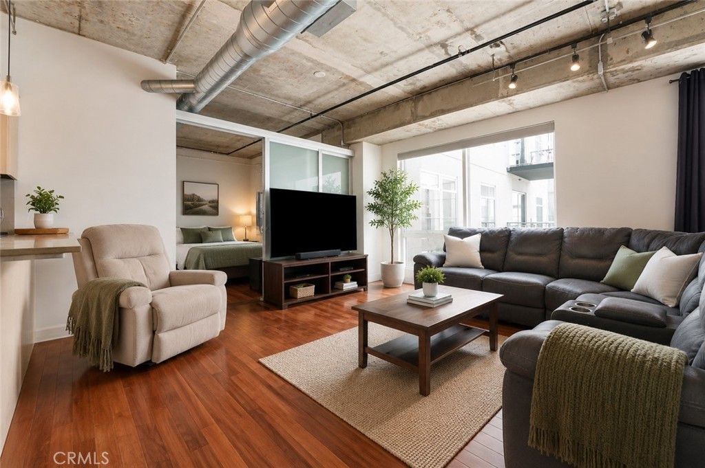 Image 3 of property listing at 645 W 9th Street 314, Los Angeles, CA 90015