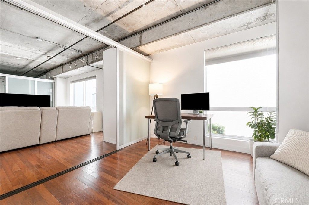 Image 6 of property listing at 645 W 9th Street 314, Los Angeles, CA 90015