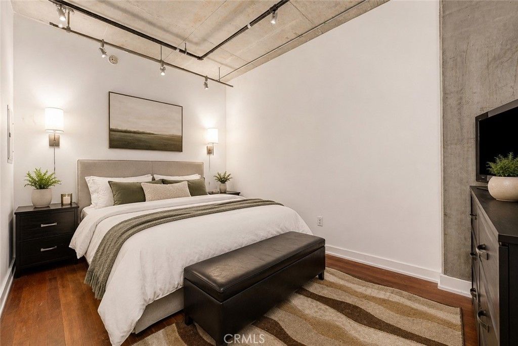 Image 9 of property listing at 645 W 9th Street 314, Los Angeles, CA 90015