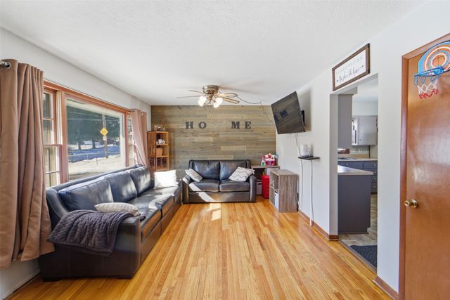 3008 E Shawnee Avenue, Des Moines, IA 50317