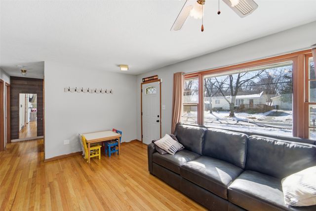 3008 E Shawnee Avenue, Des Moines, IA 50317