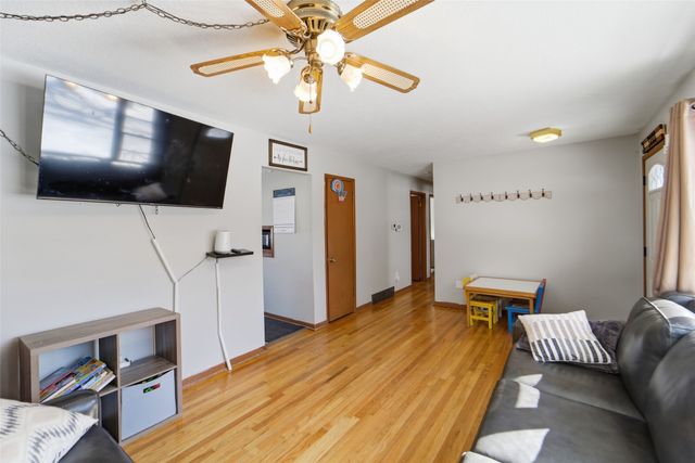 3008 E Shawnee Avenue, Des Moines, IA 50317