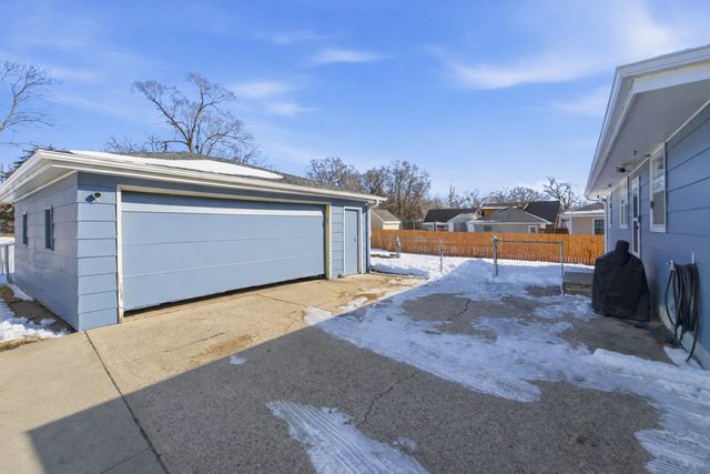 3008 E Shawnee Avenue, Des Moines, IA 50317