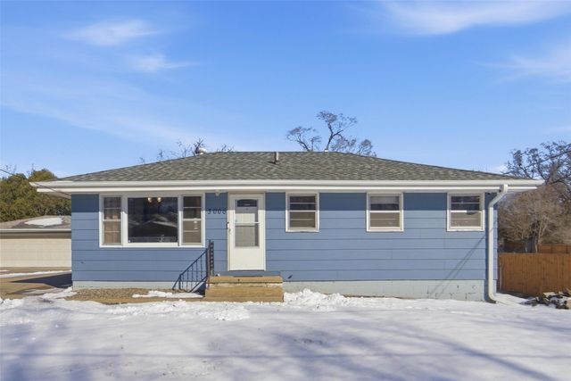 3008 E Shawnee Avenue, Des Moines, IA 50317