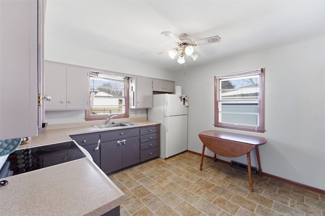 3008 E Shawnee Avenue, Des Moines, IA 50317