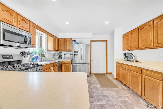 3176 Yorkshire Drive, Port Huron, MI 48060