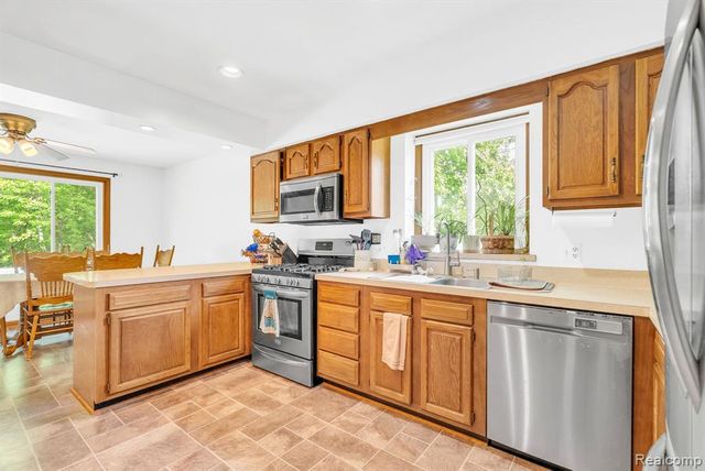 3176 Yorkshire Drive, Port Huron, MI 48060