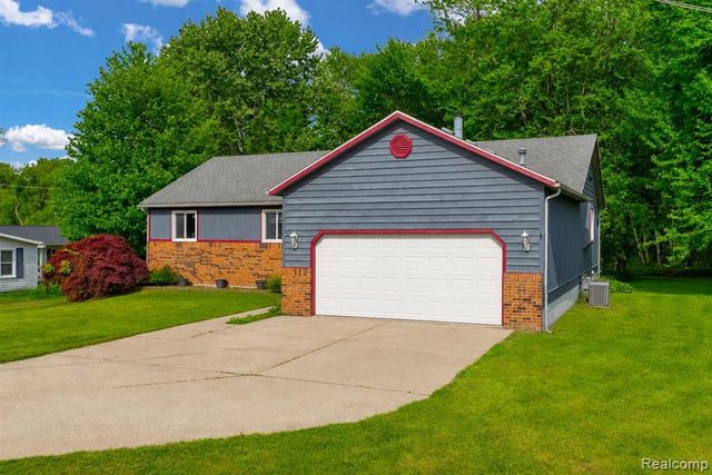 3176 Yorkshire Drive, Port Huron, MI 48060