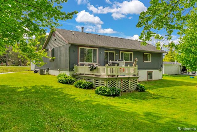 3176 Yorkshire Drive, Port Huron, MI 48060