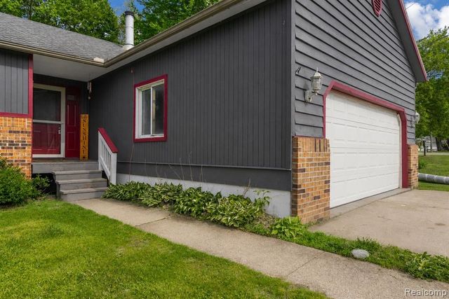 3176 Yorkshire Drive, Port Huron, MI 48060