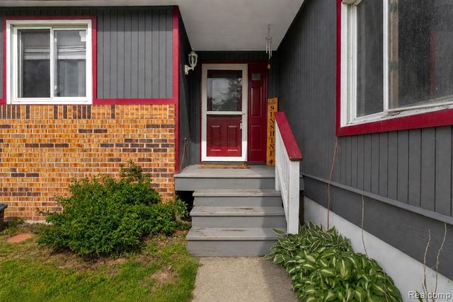 3176 Yorkshire Drive, Port Huron, MI 48060